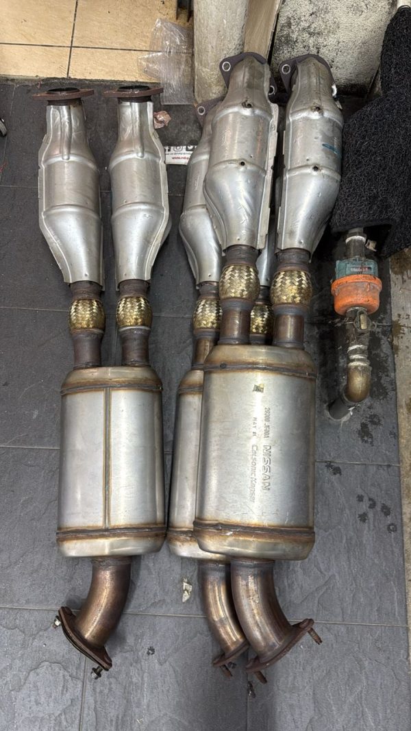 Nissan GTR R35 GTR35 Y PIPE Ypipe Original